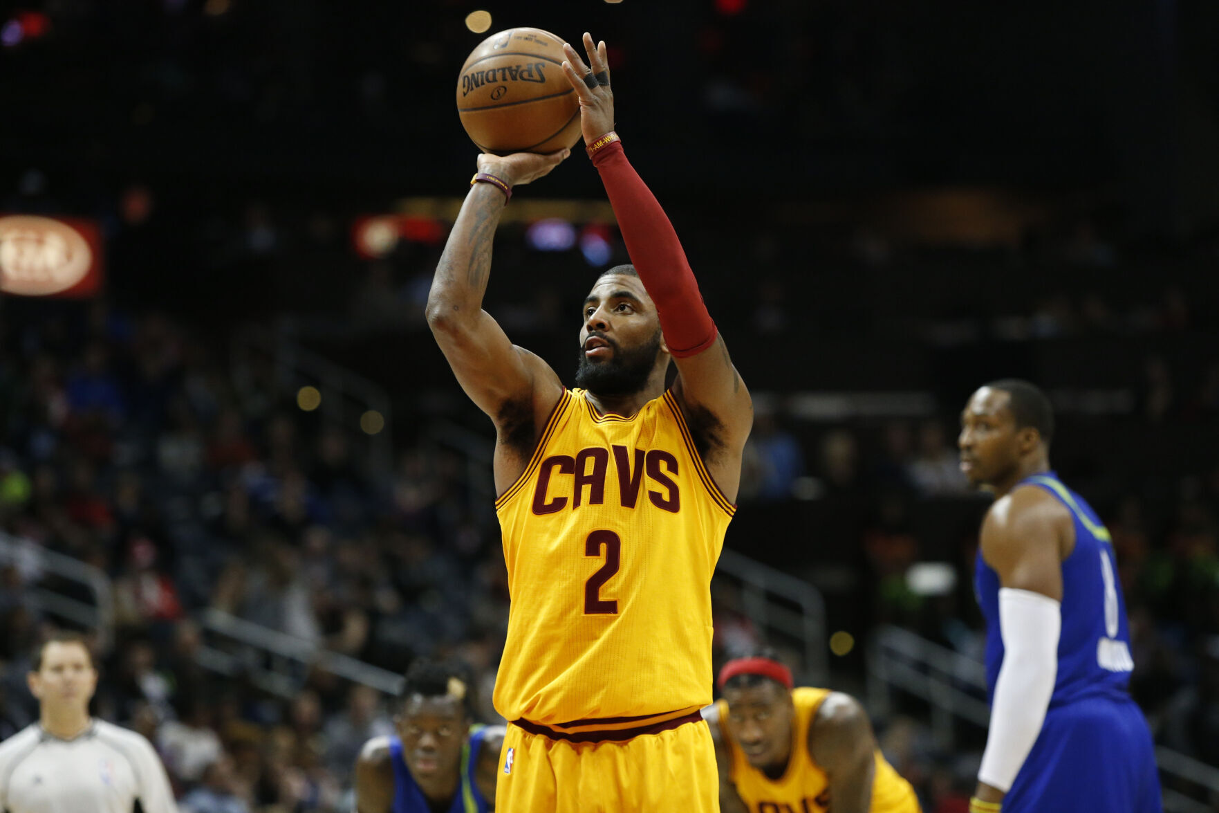 2017: Cleveland Cavaliers set NBA regular-season record with 25 3-pointers